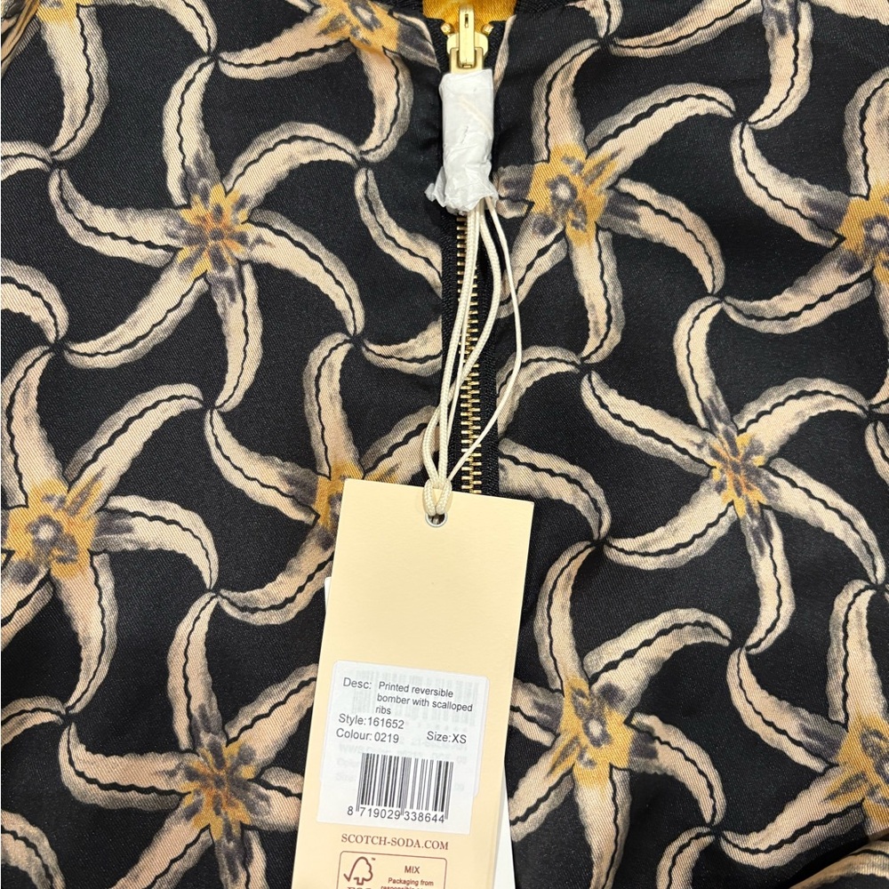 Scotch & Soda Reversible Black and Yellow Bomber Jacket - Picture 8 of 13